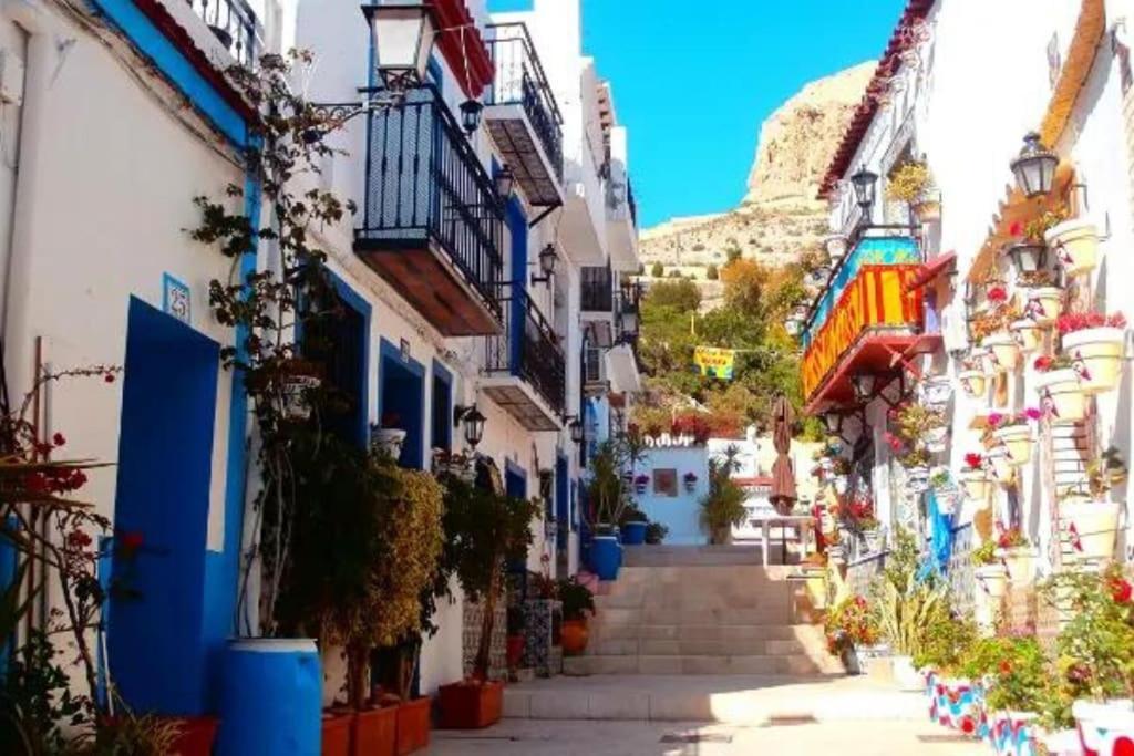 Apartamento En Zona De Ocio Casco Antiguo Alicante Bagian luar foto