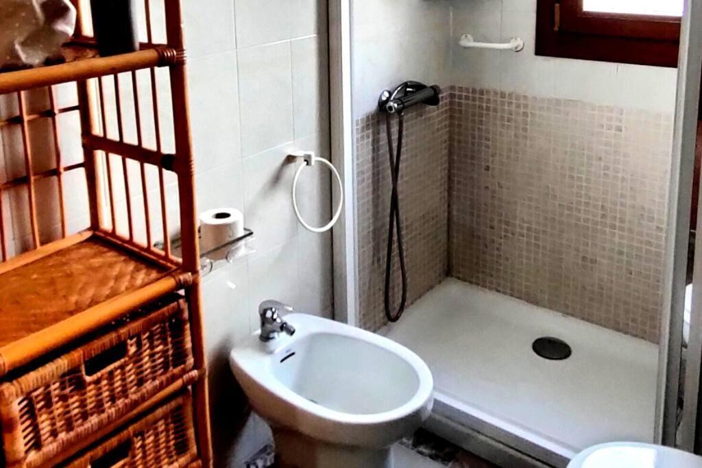 Apartamento En Zona De Ocio Casco Antiguo Alicante Bagian luar foto