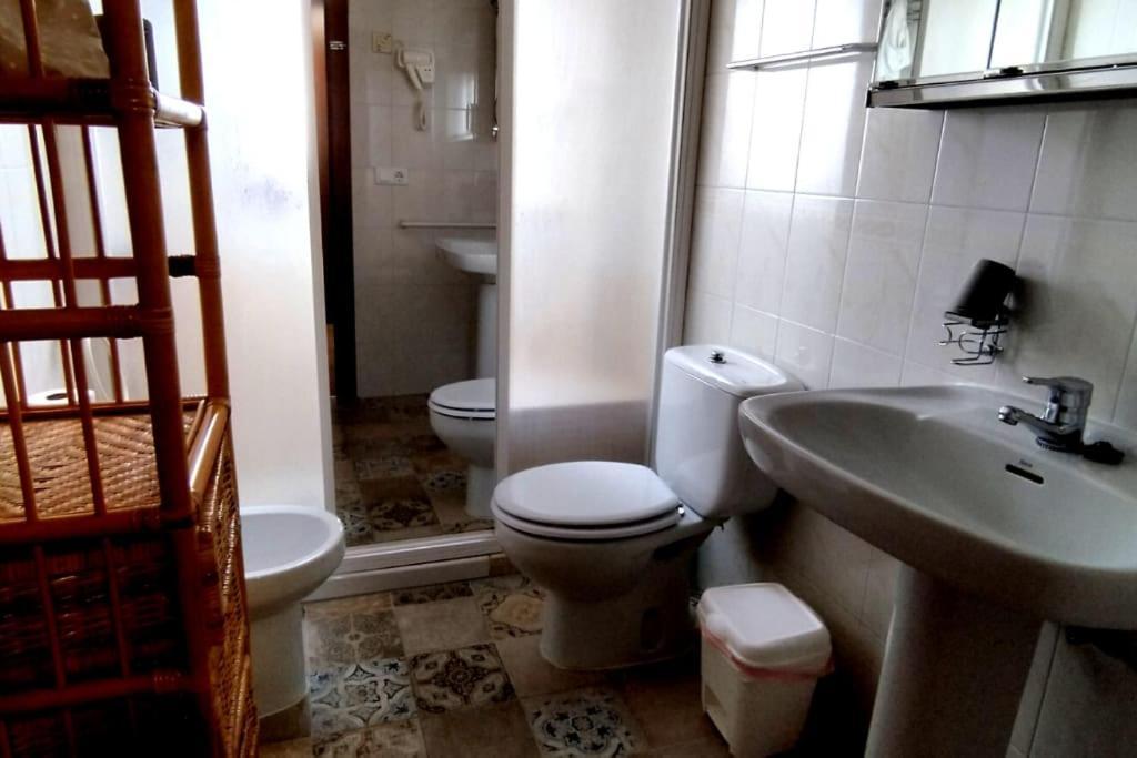 Apartamento En Zona De Ocio Casco Antiguo Alicante Bagian luar foto